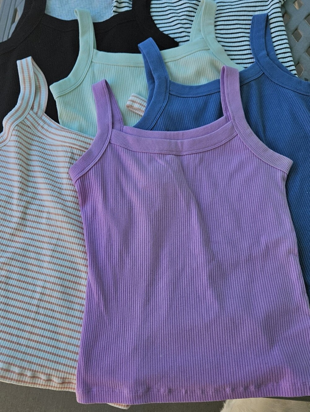 Lot Of 6 American Eagle Ribbed Tank Tops. All size Medium - Picture 2 of 6